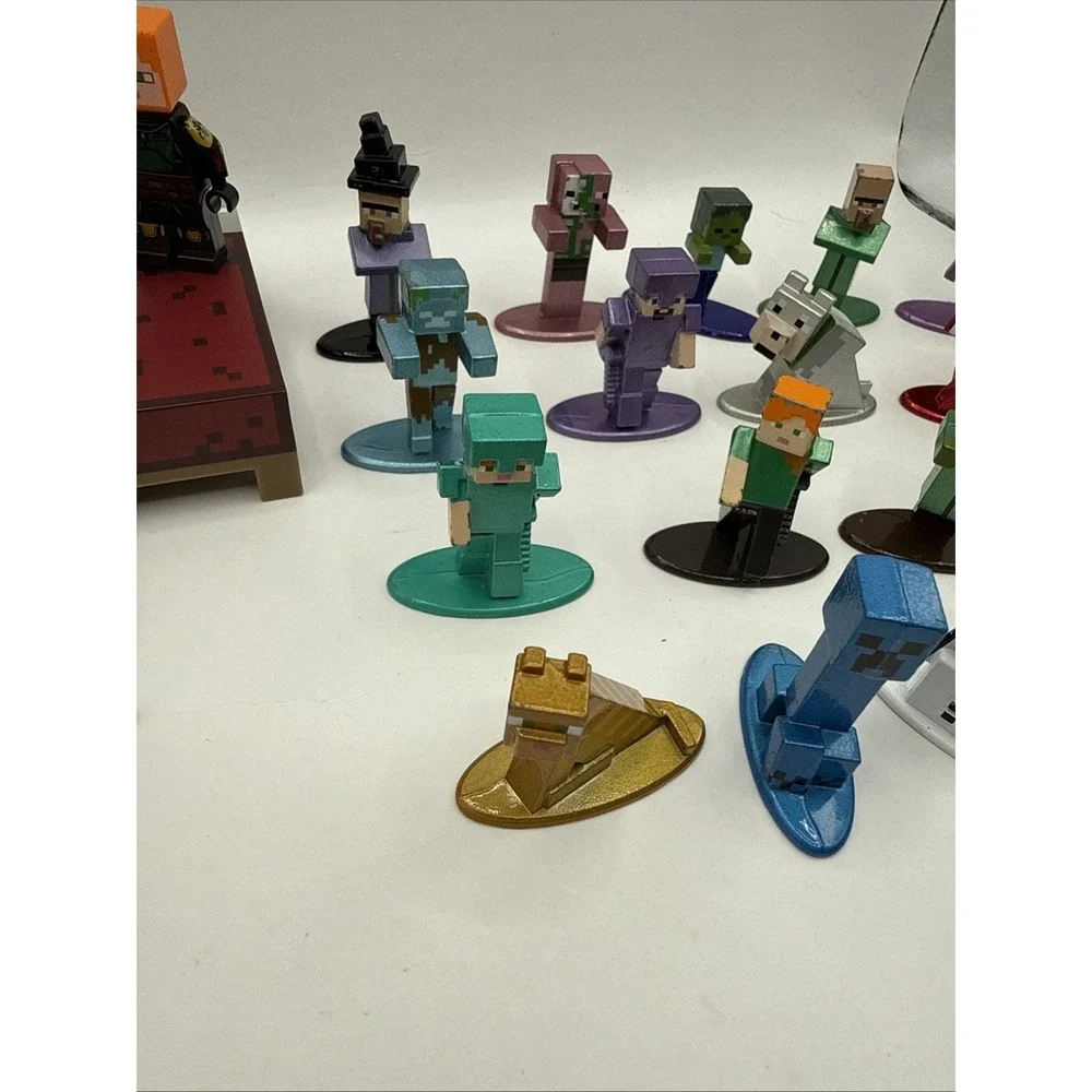 Lot Of 18‎ Minecraft Nano Metal Die Cast Figures Diecast. 5-Plastic Figures
